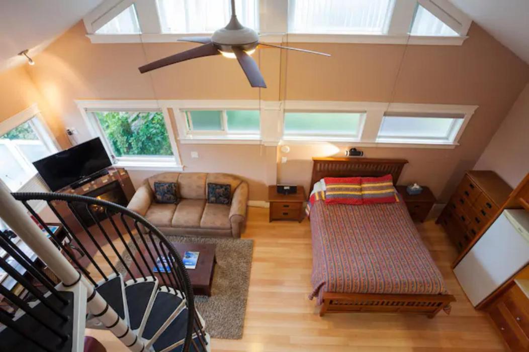 Birds Of A Feather Victoria Oceanfront Studio Suites Colwood 외부 사진
