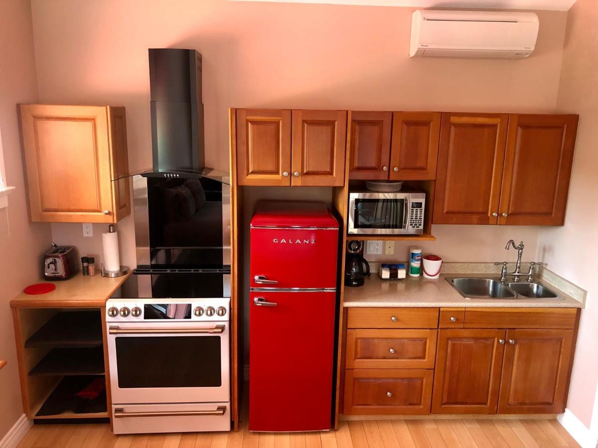 Birds Of A Feather Victoria Oceanfront Studio Suites Colwood 외부 사진